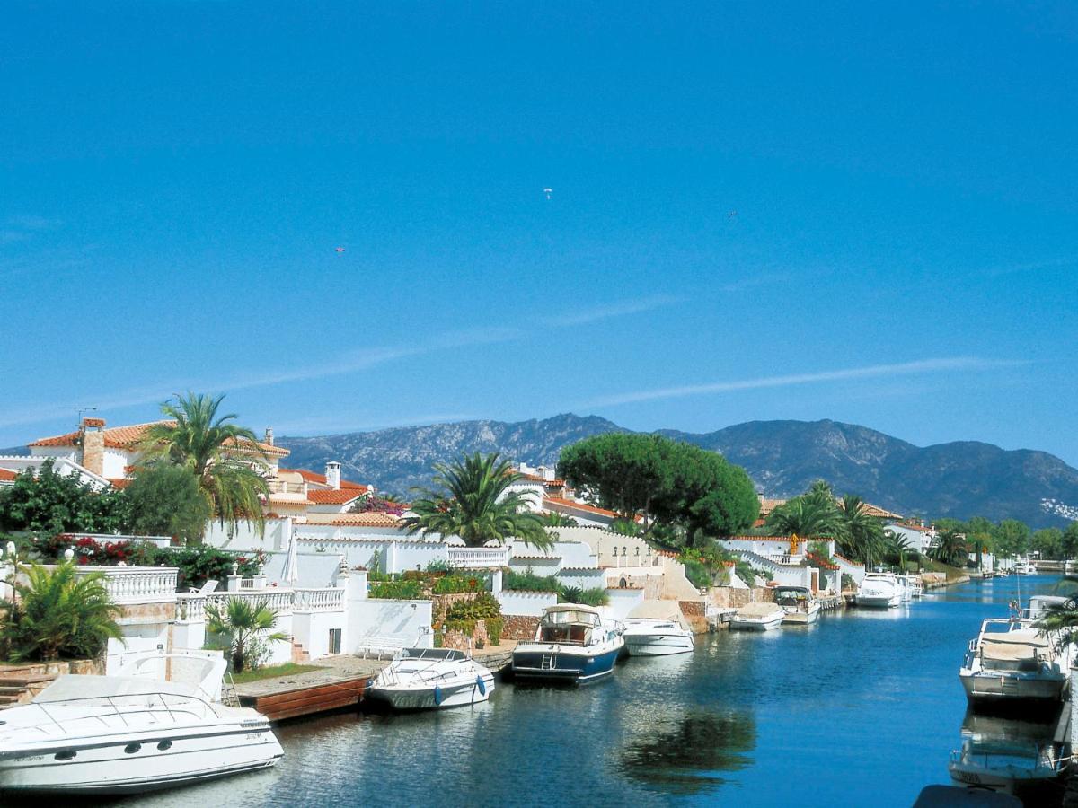 Holiday Home Requesens Canal Empuriabrava Ngoại thất bức ảnh
