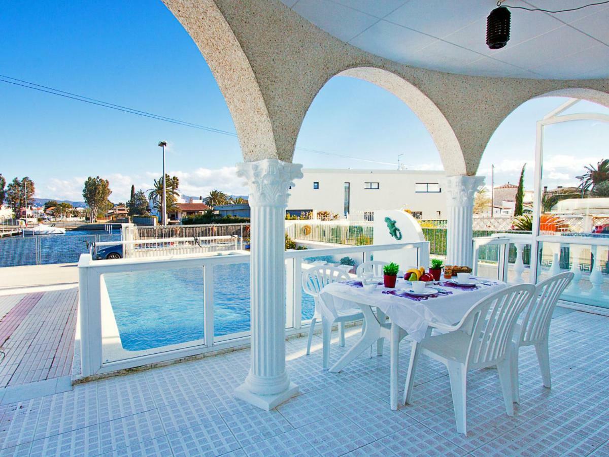 Holiday Home Requesens Canal Empuriabrava Ngoại thất bức ảnh