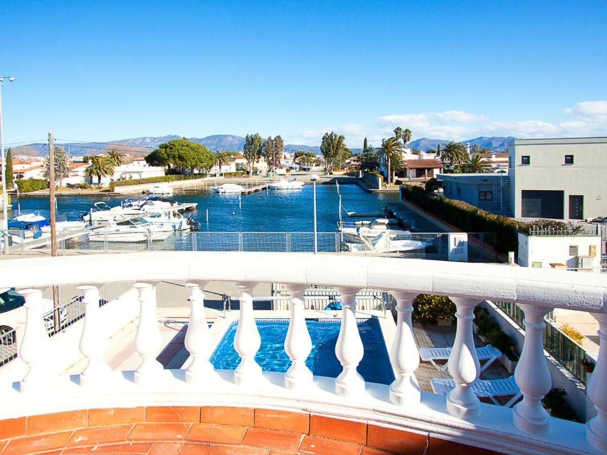 Holiday Home Requesens Canal Empuriabrava Ngoại thất bức ảnh