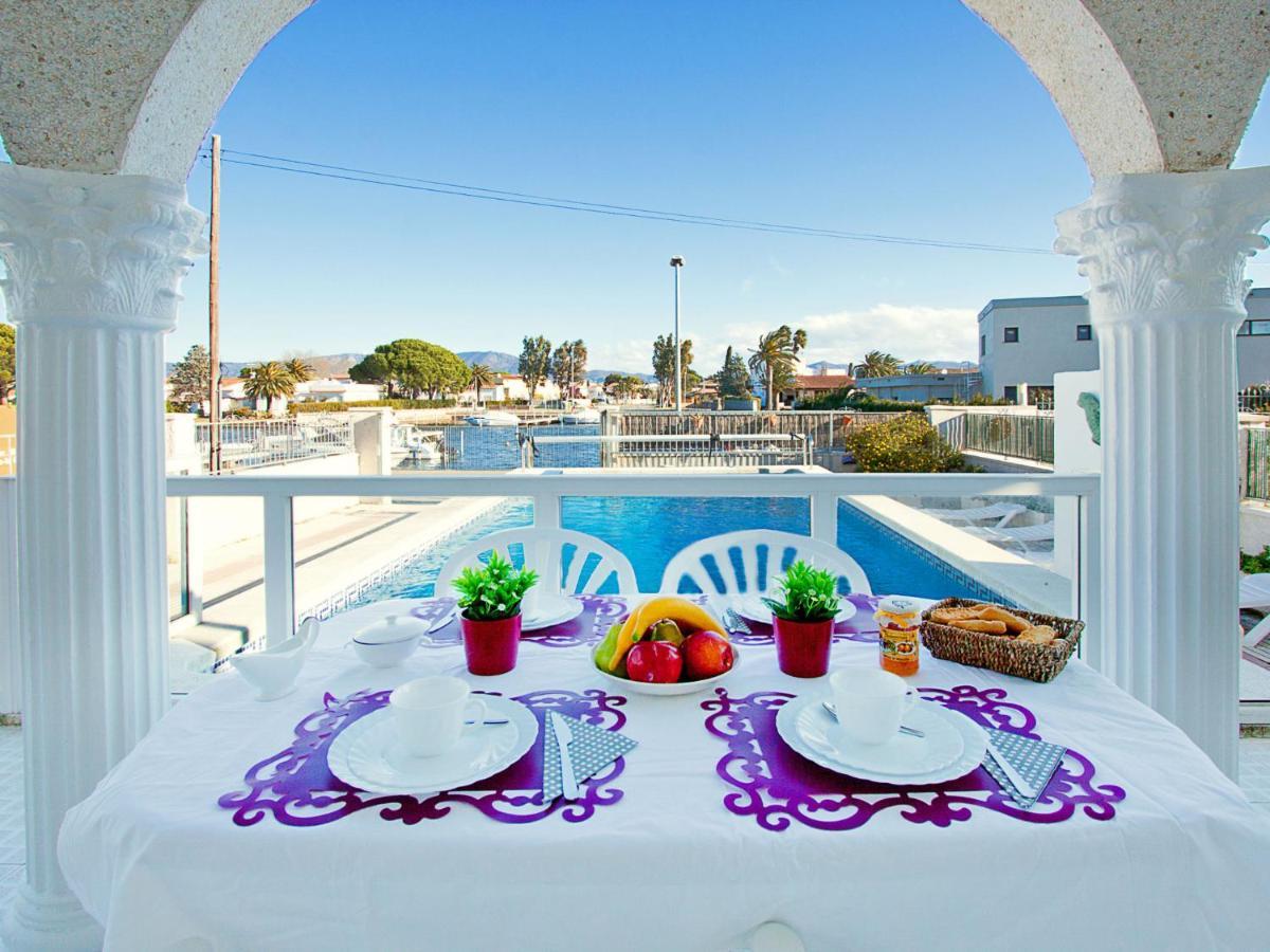 Holiday Home Requesens Canal Empuriabrava Ngoại thất bức ảnh