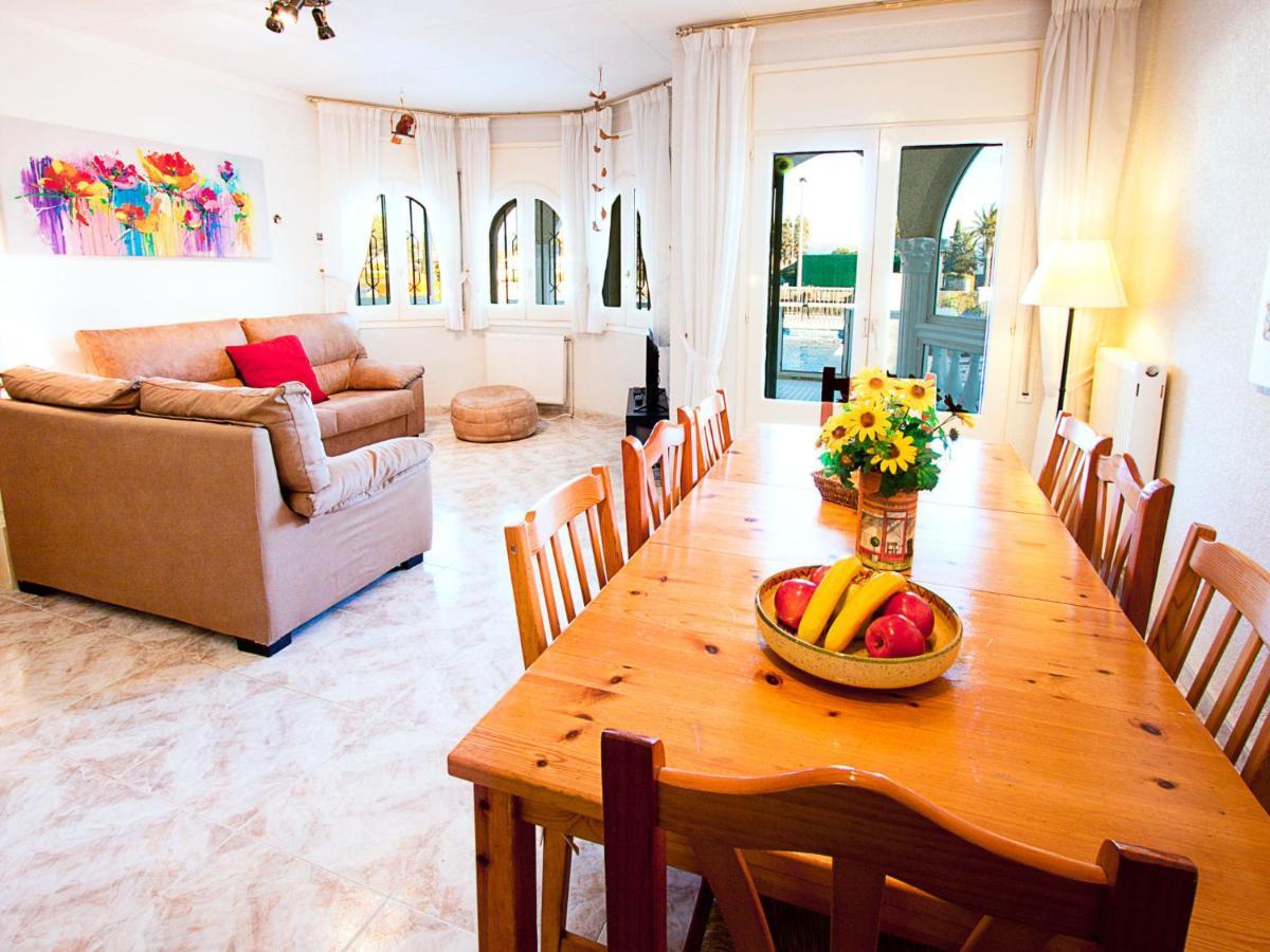 Holiday Home Requesens Canal Empuriabrava Ngoại thất bức ảnh